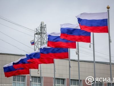 Нефтяники поздравили с Днем России почетных жителей Якутии