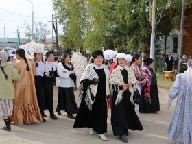 Вилюйск преображается: в День города на набережной «Поющие пески» зазвучала новая музыка