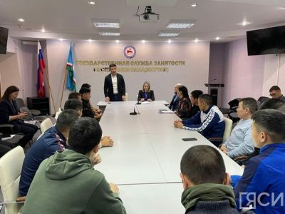 В Якутске проводили курсантов проекта «Навахту14» в угледобывающую компанию «Колмар»