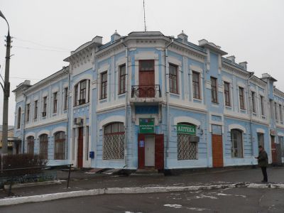 Купеческий дом с магазинами