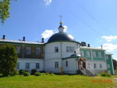 Церковь Покрова Пресвятой Богородицы с больничными кельями