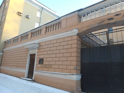 Ограда каменная