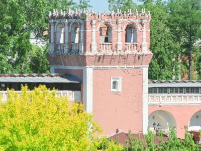 12 башен и 14 прясел крепостной стены