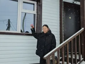 В селе Тулуна Усть-Алданского улуса врач получила ключи от новой квартиры