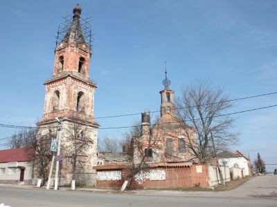 Бывшая Покровская церковь с колокольней