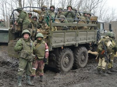 Многие российские артисты рвутся выступать для наших военных на Украине, рассказал Кириенко
