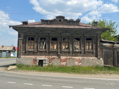 Одноэтажный деревянный жилой дом