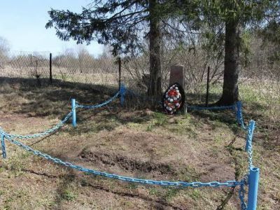 Воинское кладбище, где похоронены воины Советской Армии, погибшие на фронтах  Великой Отечественной войны 1941-1945 гг.