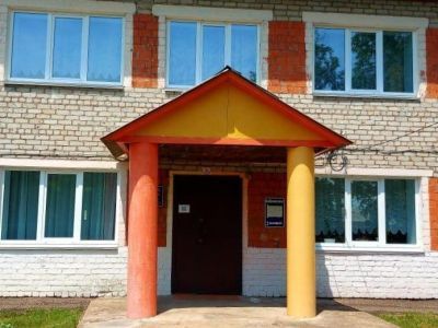 Библиотека села Староварваровка