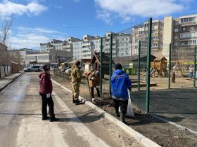 В Якутске на весенние субботники вышли более 2500 человек