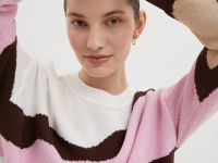 Джемпер с абстрактным принтом