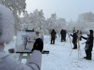 Экстремальный пленэр: в Якутске нарисовали картины на морозе
