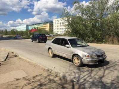 Под колёса автомобиля в Якутске попал ребёнок, перебегавший дорогу в неустановленном месте
