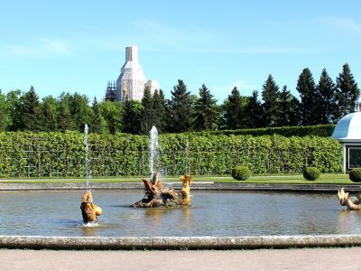 Пруд с фонтаном "Межеумный"