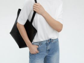 Джемпер с коротким рукавом и округлой горловиной