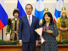 Айсен Николаев вручил государственные награды отличившимся якутянам