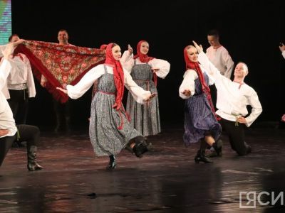 В Якутске прошел концерт ансамбля песни и танца «Алтай»