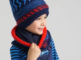 Комплект вязаный для мальчика: шапка, снуд