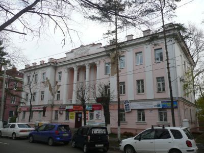 Здание управления треста "Комсомольсклес"