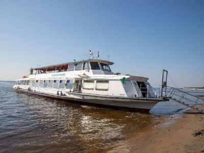 Для пассажиров поездов организован трансфер из Якутска в Нижний Бестях на теплоходе