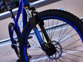 Горный велосипед Stels Adrenalin MD 27.5 V010, год 2025, цвет Синий, ростовка 18