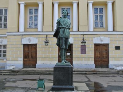 Памятник А.М.Горькому