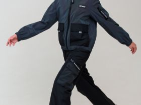 Куртка текстильная с полиуретановым покрытием для девочек (ветровка)