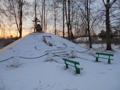 Братская могила 46 воинов Советской Армии, погибших в боях с немецко-фашистскими захватчиками в период Великой Отечественной войны