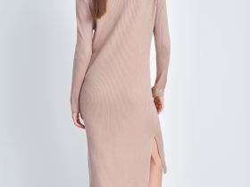 Платье с v-образным вырезом