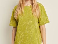 Футболка свободного силуэта с цветочным принтом