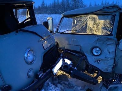 В ДТП с двумя микроавтобусами УАЗ в Верхоянском районе пострадали четыре человека
