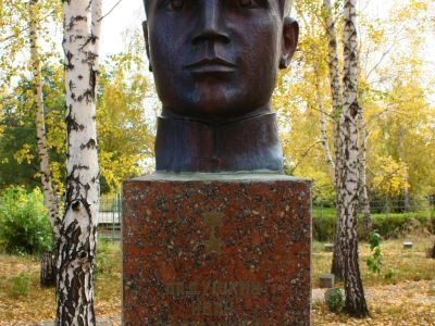 Бюст Героя Советского Союза И.М. Ладушкина