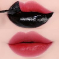 Водостойкий тинт для губ Milk Touch Black Peel Off Lip Tattoo 03 Black Apple