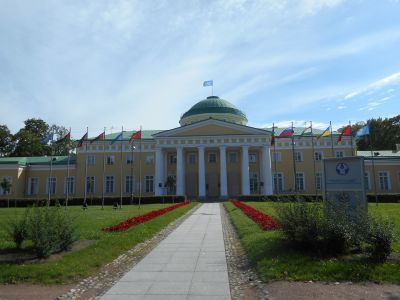 Сад парадного двора