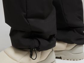 Утепленные брюки широкого кроя с утяжниками по низу