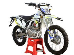 Мотоцикл кроссовый эндуро AVANTIS FX 250 LUX (PR250/172FMM-5, ВОЗД.ОХЛ.) ПТС