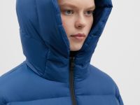 Пуховое пальто с капюшоном и талией на кулиске