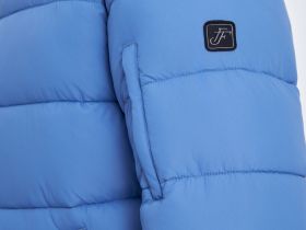 Утепленная стеганая куртка со съемным капюшоном