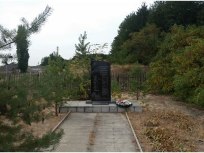 Братская могила советских воинов, погибших в период Сталинградской битвы