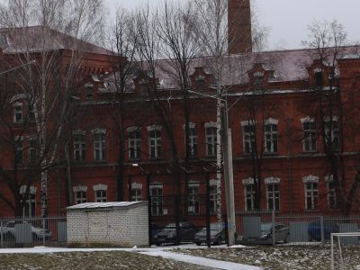 Каменное трехэтажное здание бывшей винополии