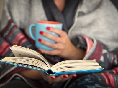 От Черчилля до Ремарка. Что советуют почитать известные якутяне?