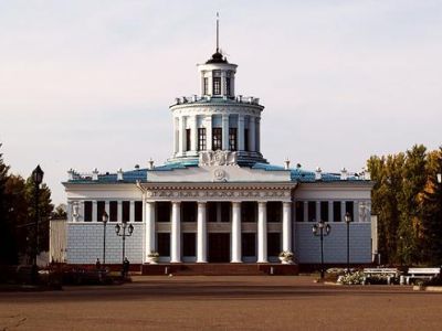 Здание главного павильона ВДНХ