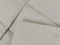 Утепленное пальто с капюшоном