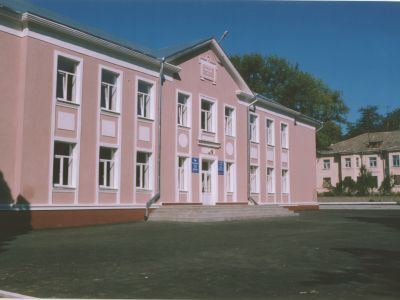 Здание первой школы города