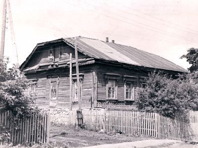 Дом, где родился и жил член АН СССР Чудаков Е.А.