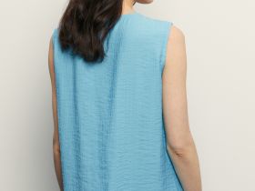 Блузка без рукавов свободного кроя
