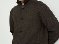 Однобортное пальто с отложным воротником