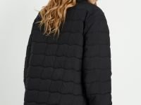 Утепленная куртка с накладными карманами