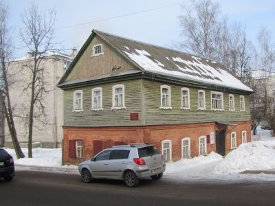 Здание, в котором 26 октября 1917 года была провозглашена Советская власть. Здесь же жил председатель Вяземского ревкома Г.С.Овсяник
