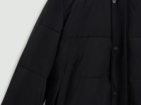 Утепленное пальто с воротником-стойкой